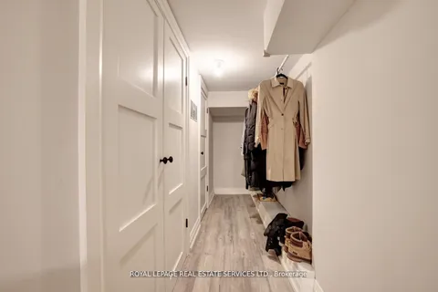 17 Cumberland Drive, Mississauga, ON L5G 3M7