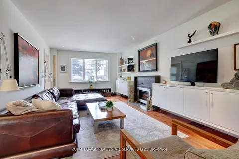 17 Cumberland Drive, Mississauga, ON L5G 3M7
