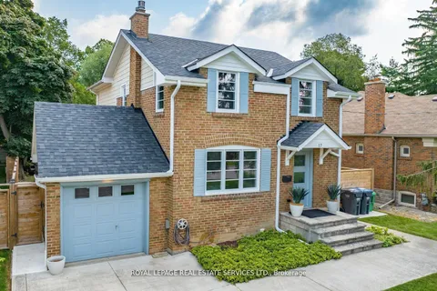 17 Cumberland Drive, Mississauga, ON L5G 3M7