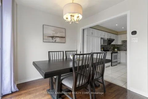 2149 Shorncliffe Boulevard, ON L6M 3W7