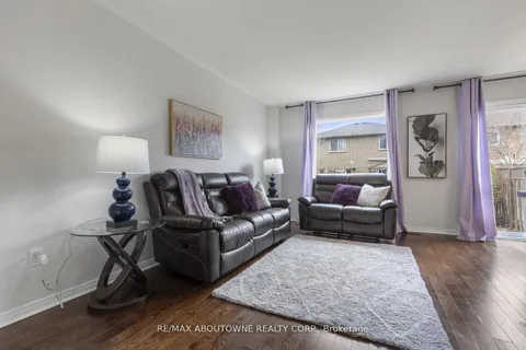 2149 Shorncliffe Boulevard, ON L6M 3W7