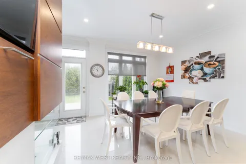 1152 Glengrove Avenue, Toronto, ON M6B 2K4