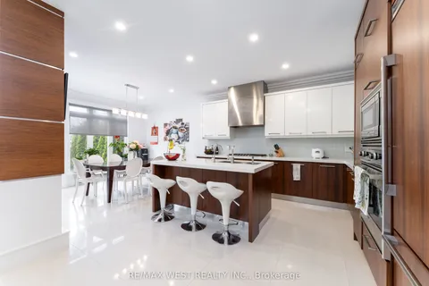 1152 Glengrove Avenue, Toronto, ON M6B 2K4