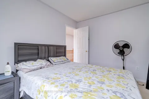 7488 Russian Olive Close, Mississauga, ON L5N 8N6
