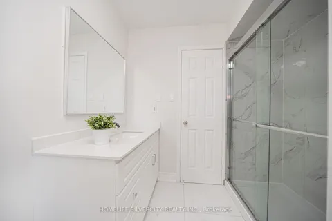 71 Massey Street, ON L6S 3A3