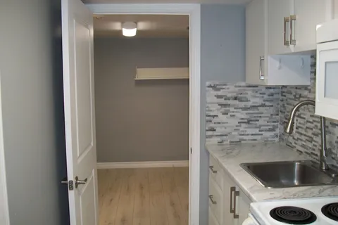 53 Regent Road, ON M3K 1G8