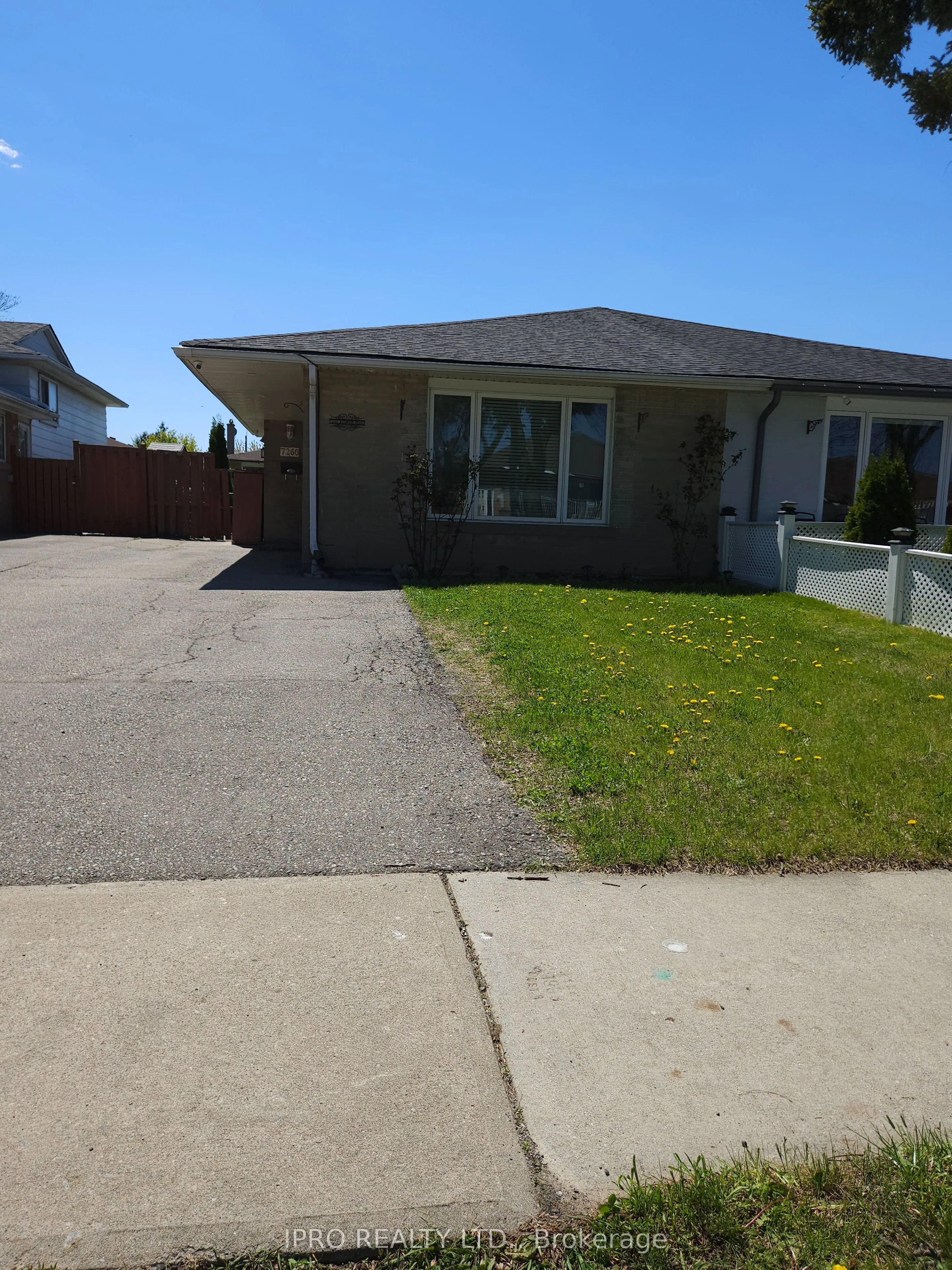 7260 Redfox Road, Mississauga, ON L4T 2L8