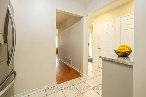 7260 Redfox Road, Mississauga, ON L4T 2L8