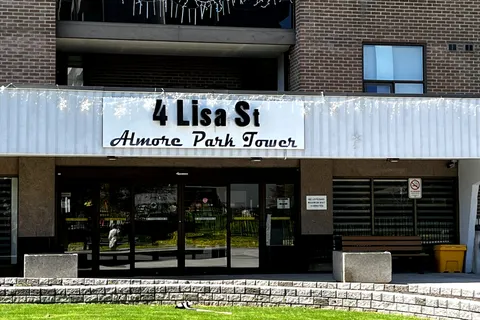 4 Lisa Street, Brampton, ON L6T 4B6