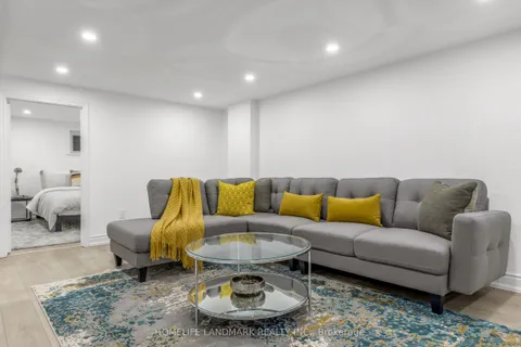 34 Ringley Avenue, ON M8Y 1P1