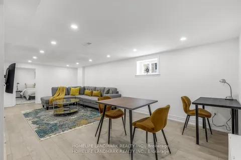 34 Ringley Avenue, Toronto, ON M8Y 1P1