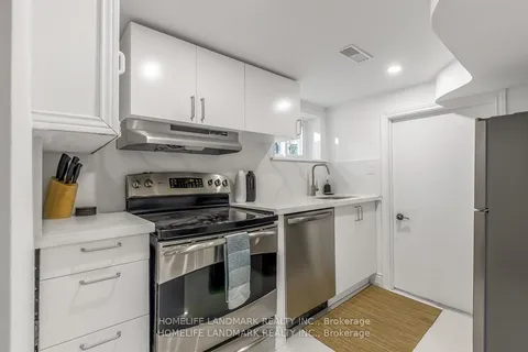 34 Ringley Avenue, Toronto, ON M8Y 1P1