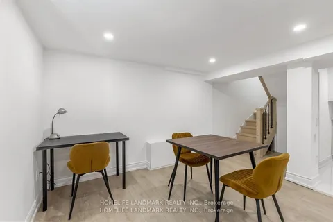 34 Ringley Avenue, Toronto, ON M8Y 1P1