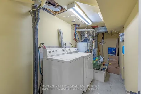34 Ringley Avenue, Toronto, ON M8Y 1P1