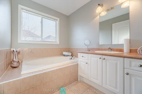 330 Ellwood Drive, ON L7E 2G9