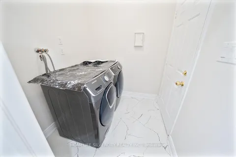 6 Bentgrass Lane, ON L7A 3K2