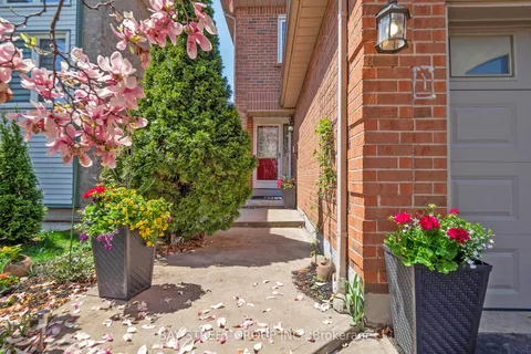 7160 Harding Crescent, ON L5N 5P5