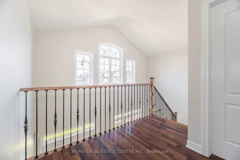 18 Eltesoro Street, Brampton, ON L6P 4J5