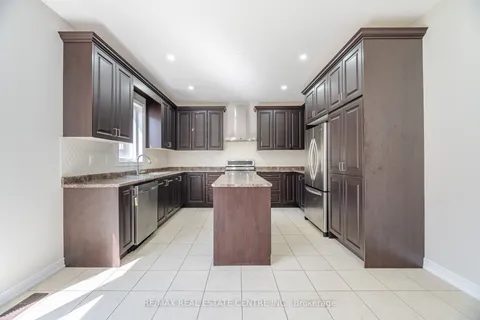 18 Eltesoro Street, Brampton, ON L6P 4J5