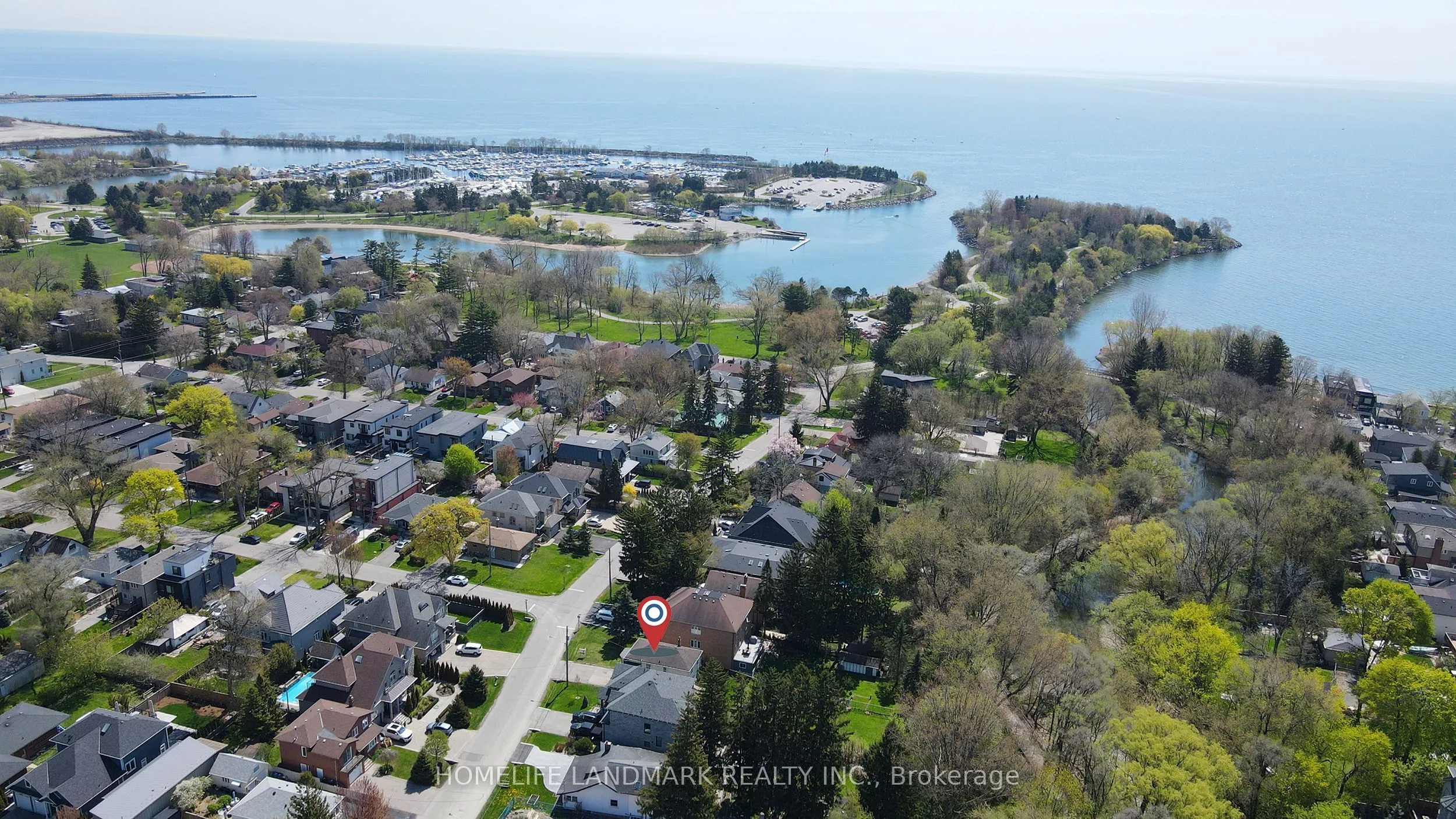 928 Hampton Crescent, Mississauga, ON L5G 4G3