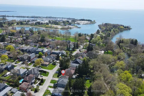 928 Hampton Crescent, Mississauga, ON L5G 4G3
