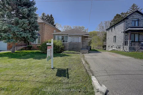 928 Hampton Crescent, Mississauga, ON L5G 4G3