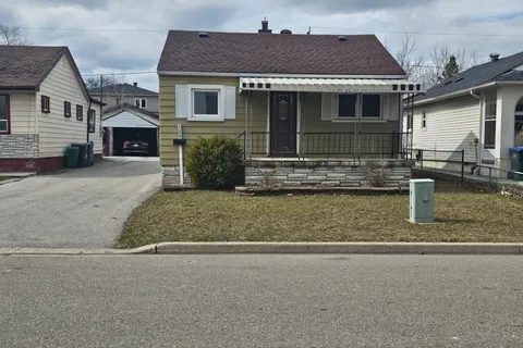 3099 Merritt Avenue, ON L4T 1P4