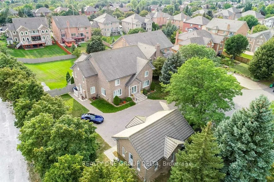 1918 Royal Credit Boulevard, ON L5M 4Y1
