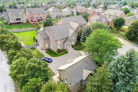 1918 Royal Credit Boulevard, ON L5M 4Y1
