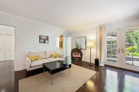 39 Pinehurst Crescent, ON M9A 3A4