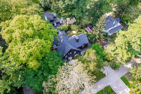905 Sangster Avenue, ON L5H 2Y3