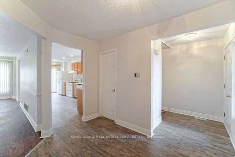 6 Albemarle Court, ON L6Z 1R4