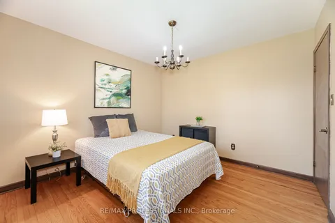 9 Wingrove Hill, ON M9B 2C3