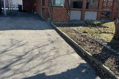 2877 Weston Road, ON M9M 2B4