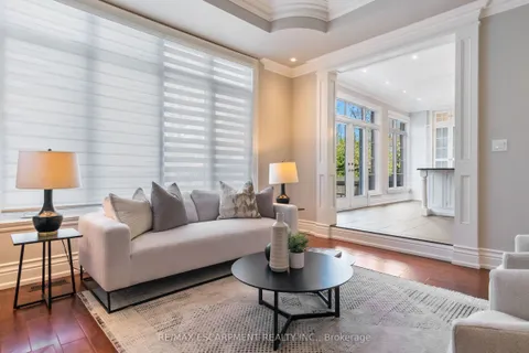 274 Lake Promenade, ON M8W 1B3