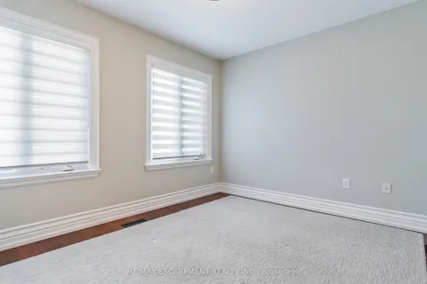 274 Lake Promenade, ON M8W 1B3