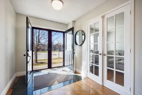 2573 Oshkin Court, ON L5N 3Z3