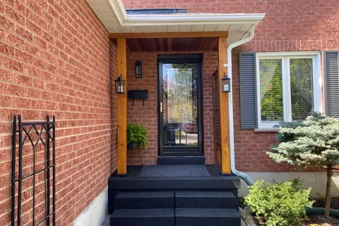 128 Elaine Drive, ON L9W 4S1