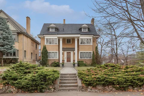 60 Indian Grove, ON M6R 2Y3