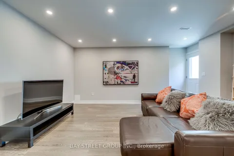 3091 Streamwood Pass, Oakville, ON L6H 0S8