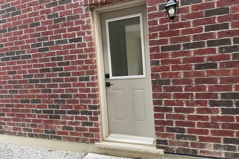 31 Dolomite Drive, ON L6P 4R6