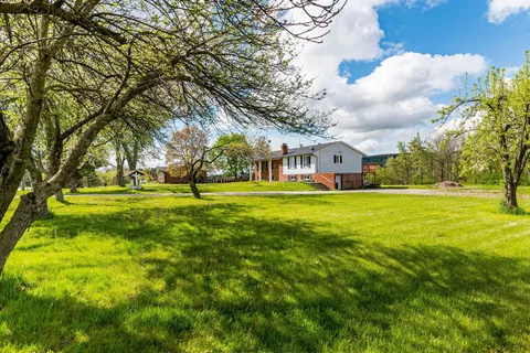 5638 Appleby Line, ON L7M 0P6