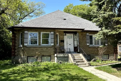 2 Botfield Avenue, ON M9B 4C7