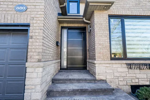 880 6th Street, ON L5E 1N6