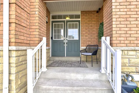 140 Sky Harbour Drive, ON L6Y 0V1