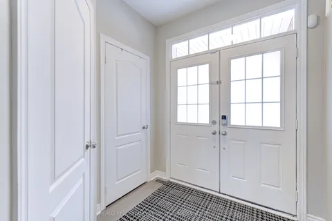 140 Sky Harbour Drive, ON L6Y 0V1