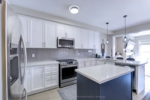 140 Sky Harbour Drive, ON L6Y 0V1