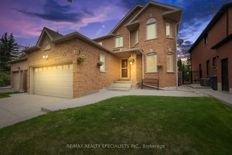 8 Royal Valley Drive, ON L7C 1B4