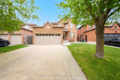 8 Royal Valley Drive, ON L7C 1B4