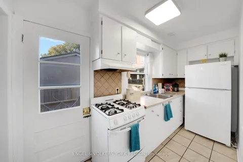 740 Lansdowne Avenue, ON M6H 3Y8